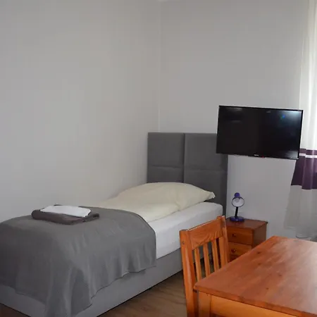 Dom Nocleg ze śniadaniem 2*