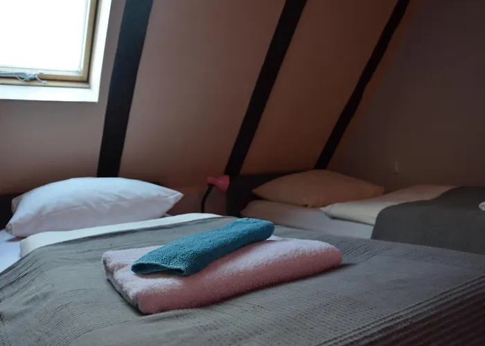 Dom Bed & Breakfast 2*