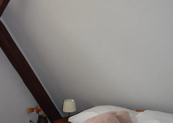 Dom Bed & Breakfast 2*